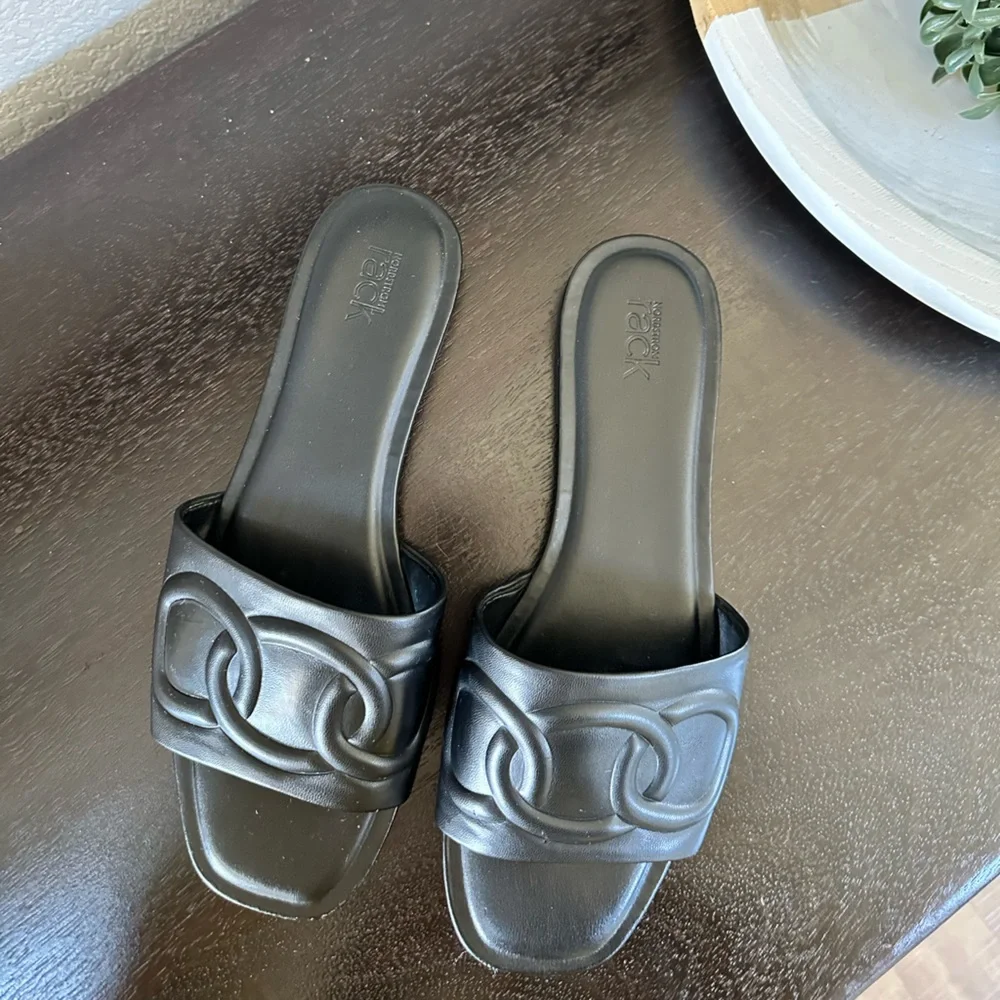 NORDSTROM RACK Cheyenne Flat Sandal In Black 9.5